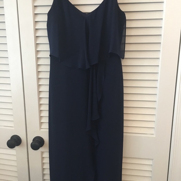 Laundry by Shelli Segal Tiered Chiffon Gown - Picture 3 of 7